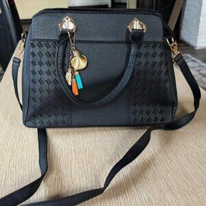 NWOT Black 3 compartment purse.